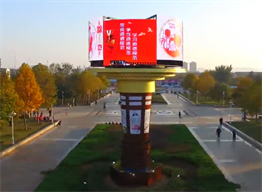 精神堡壘的設計初衷，led旋轉屏在精神堡壘的重要位置