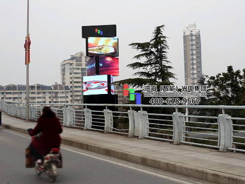 鹽城LED旋轉魔方柱屏現場圖 鹽城LED旋轉魔方柱屏現場圖